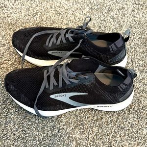 Brooks Levitate Sneakers